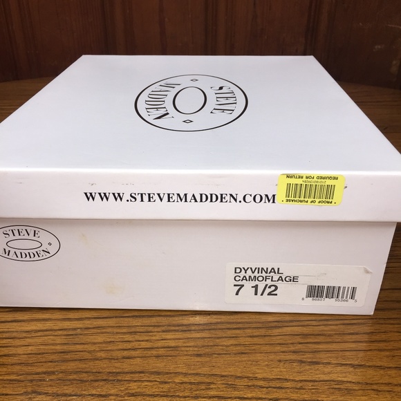 Steve Madden Dyvinal Camoflage Platform Heels - Picture 6 of 6